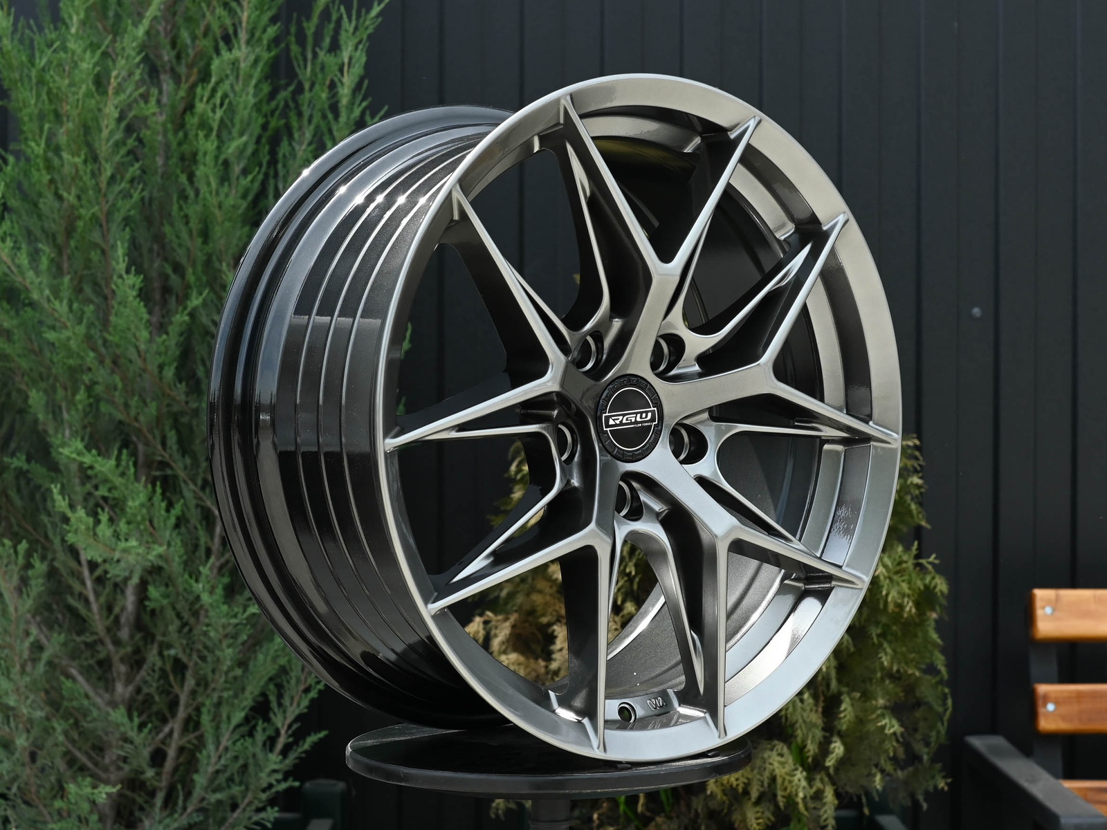 R17 Taigiro FF117 7.5J ET38 5*100 Темный хром