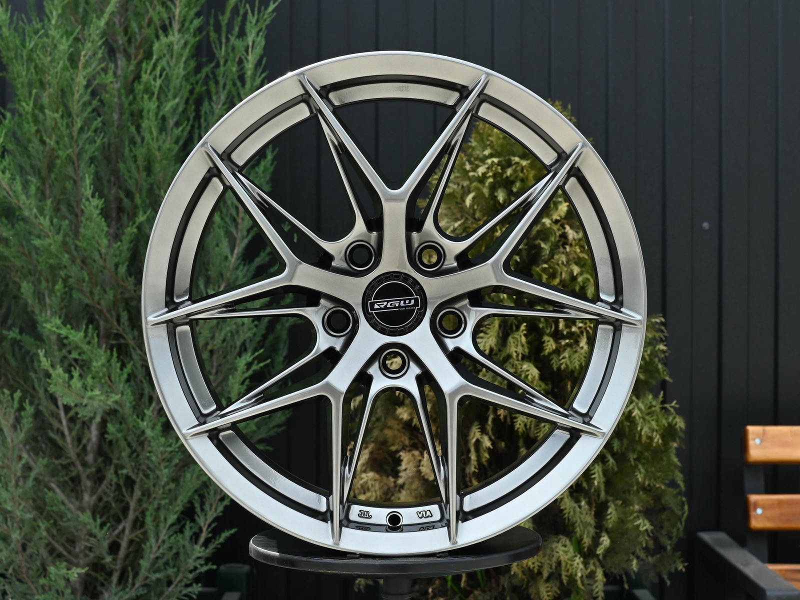 R17 Taigiro FF117 7.5J ET38 5*100 Темный хром