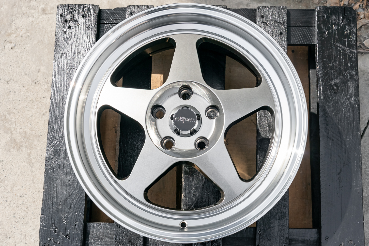 NEW! Комплект дисков RGW 5037 R17 7.5j ET38 5*114.3 (T365) Rotiform