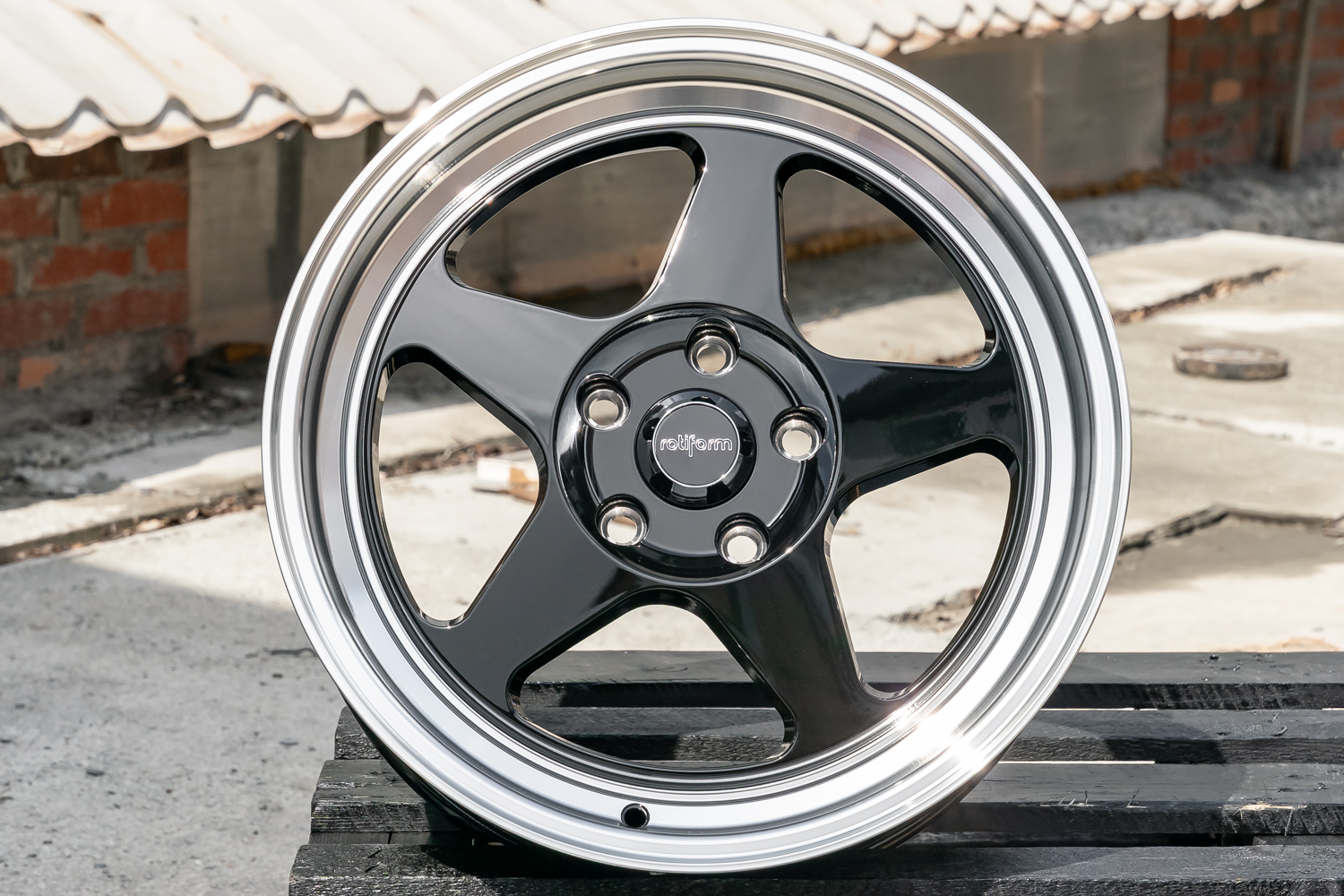 NEW! Комплект дисков RGW 5037 R17 7.5j ET38 5*114.3 (T364) Rotiform